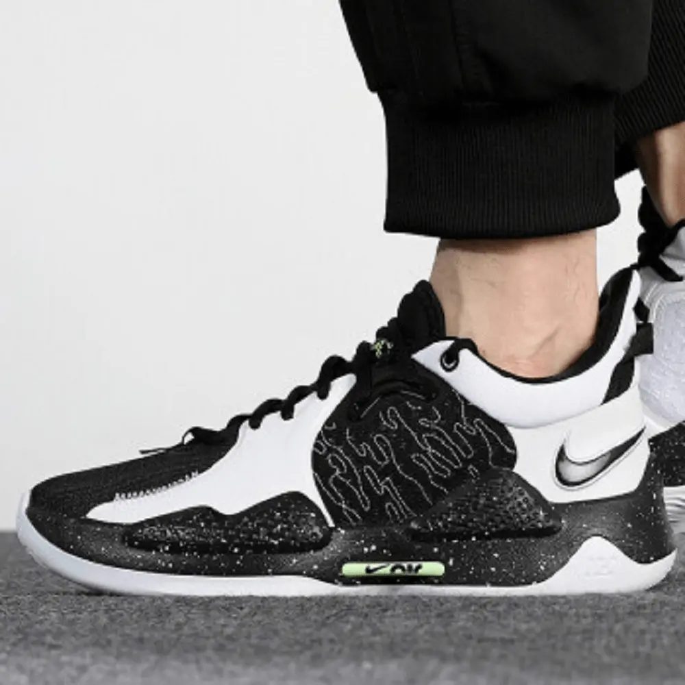 Alternative view of Giày Nike PG 5 'Black Volt' CW3146-003