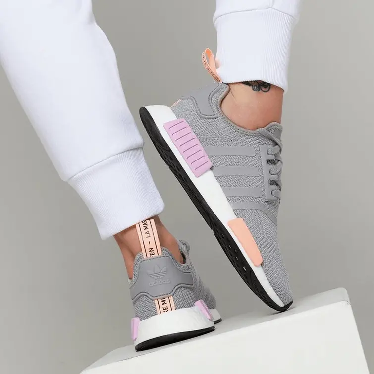 Alternative view of Giày Adidas Wmns NMD_R1 'Light Granite' B37647