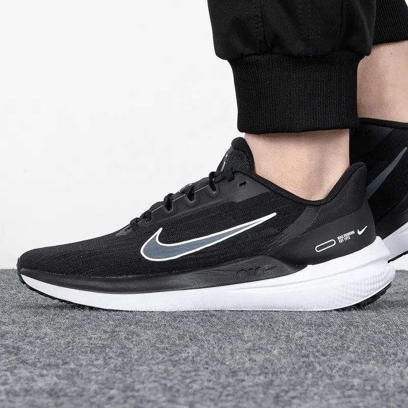 Alternative view of Giày Nike Air Winflo 9 'Black Dark Smoke Grey' DD6203-001
