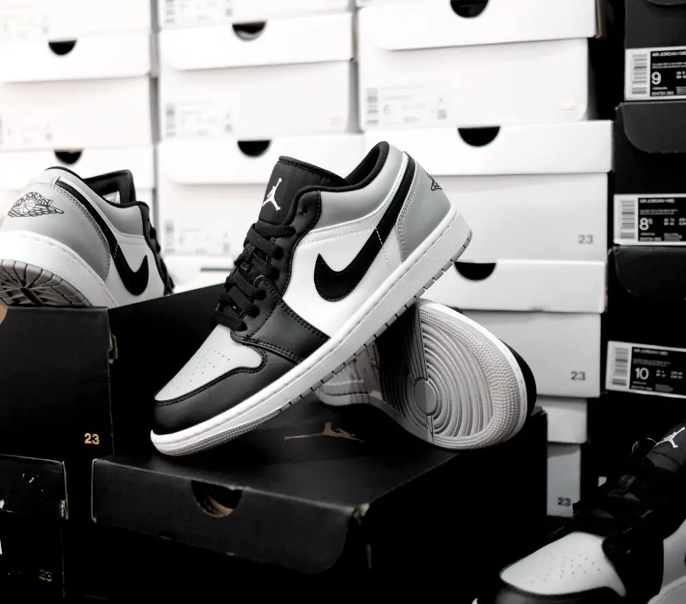 Giày Nike Air Jordan 1 Low GS 'Light Smoke Grey' 553560-052 - Ảnh 5