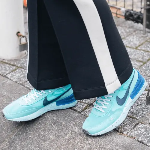Alternative view of Giày Nike Waffle One 'Crater Turquoise' DJ9640-400