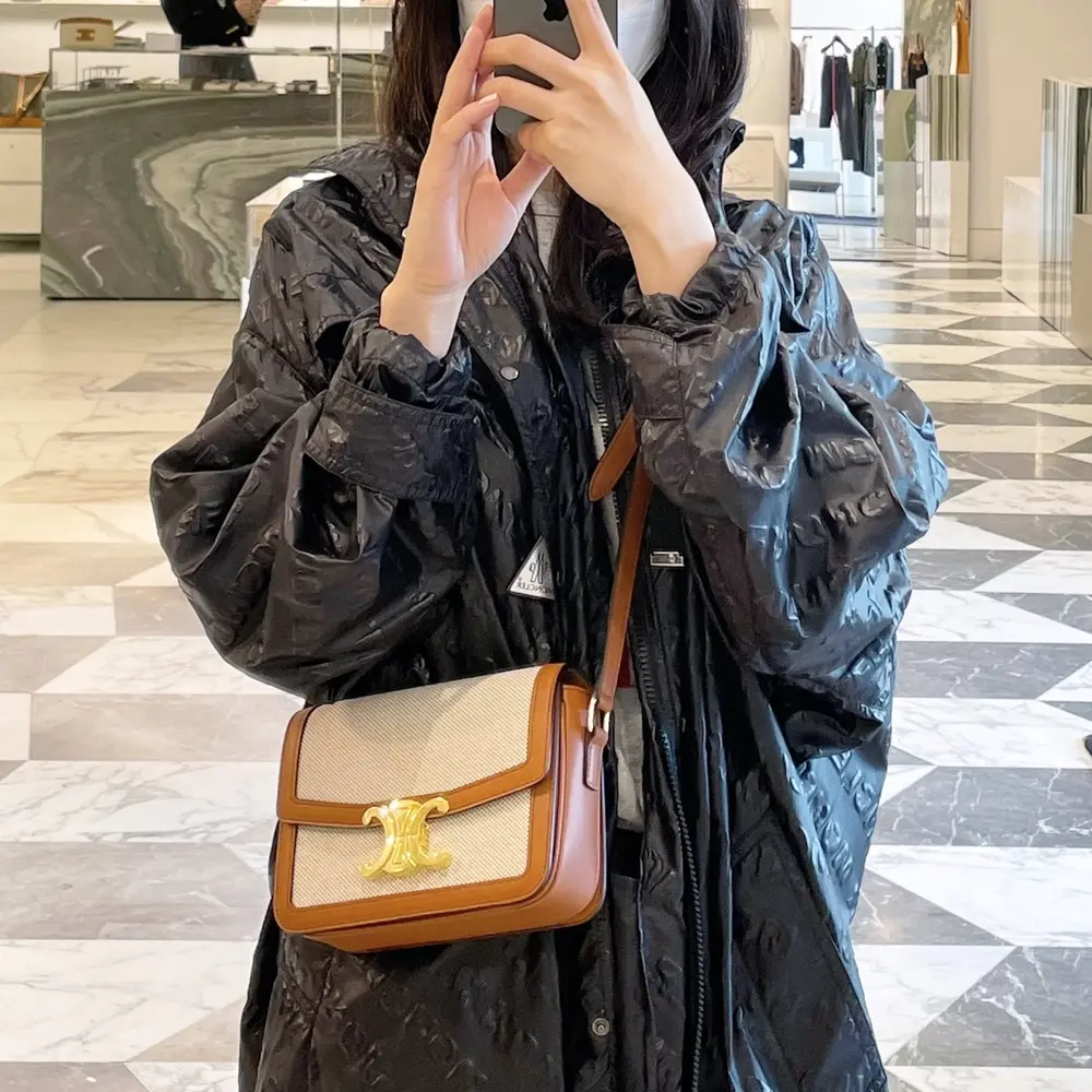 Alternative view of Túi Celine Teen Triomphe 'Tan White' 188882BGI-04LV