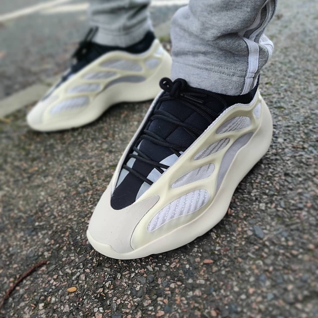 Giày Adidas Yeezy 700 V3 Azael FW4980 - Ảnh 3