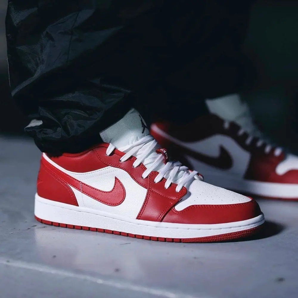Alternative view of Giày Nike Air Jordan 1 Low Gym Red White 553558-611