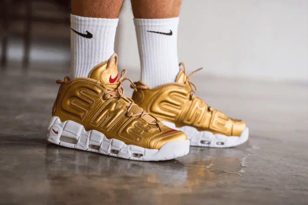 Alternative view of Giày Nike Supreme x Air More Uptempo 'Metallic Gold' 902290-700