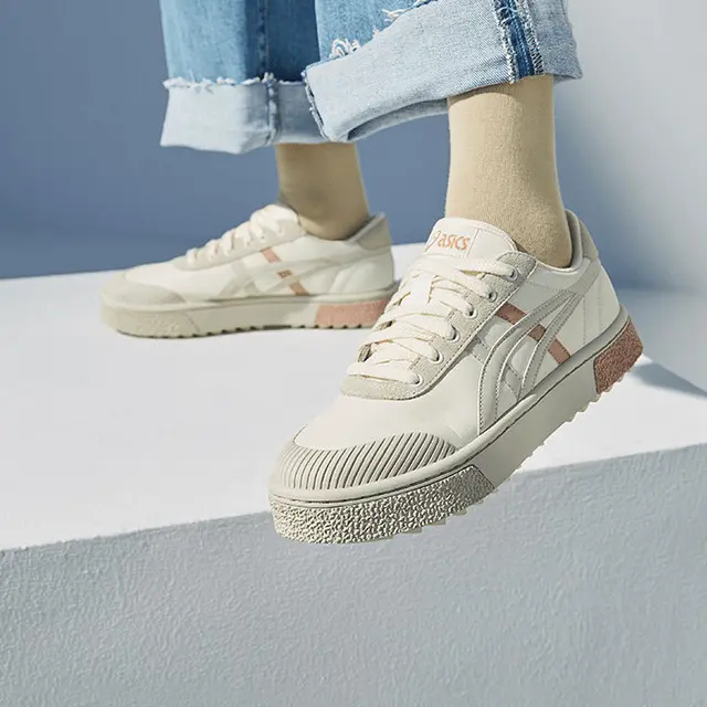 Alternative view of Giày Asics Court Trail Sneakers 'Beige White Grey' 1203A129-750