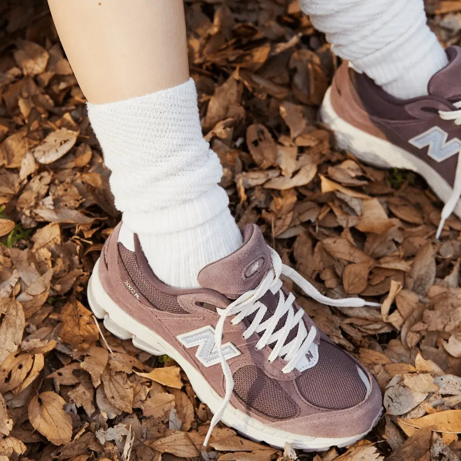 Alternative view of Giày New Balance 2002R 'Black Fig' M2002RHD