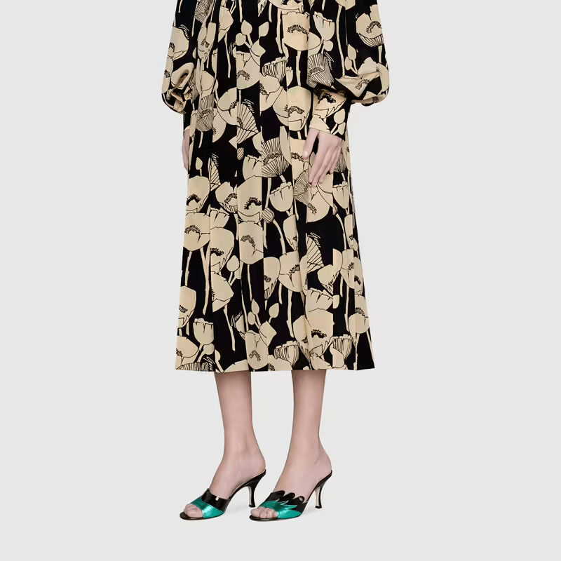 Giày Gucci Women's Scalloped Slide Sandal 659285-1XX70-3671 - Ảnh 5