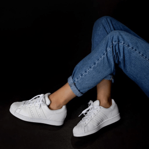 Alternative view of Giày Adidas Wmns Superstar 'Triple White' FV3285