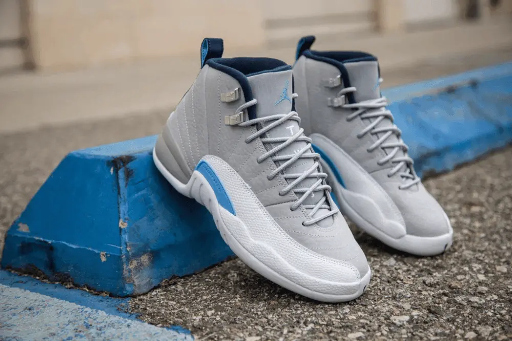 Alternative view of Giày Nike Air Jordan 12 Retro BG 'University Blue' 153265-007