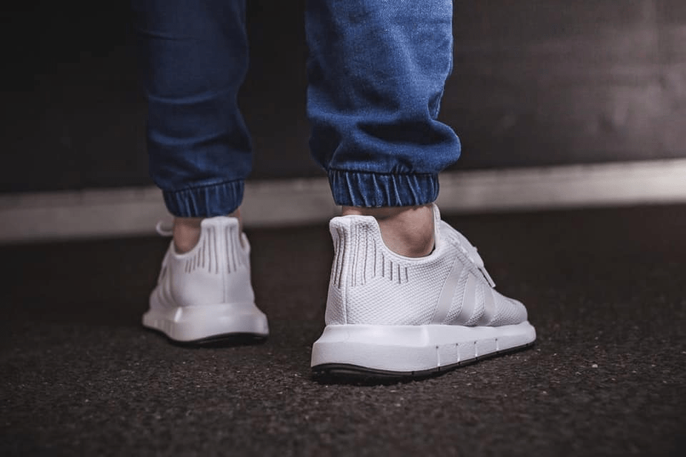 Giày Adidas Swift Run 'Triple White' B37725 - Ảnh 8
