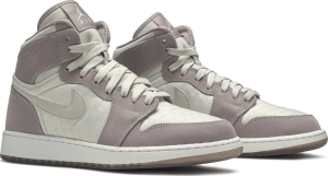 Alternative view of Giày Nike Jordan 1 Retro Heiress Plum Fog 832596-025
