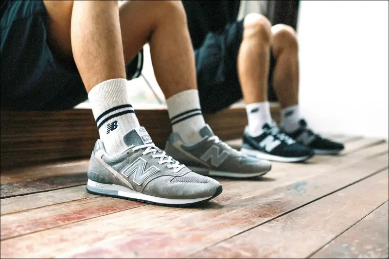 Giày New Balance 996 Series Retro Sports 'Gray' MRL996DG - Ảnh 4