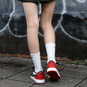 Alternative view of Giày Nike Air Jordan 1 Retro Low OG ‘Black Toe 2023’ CZ0858-106