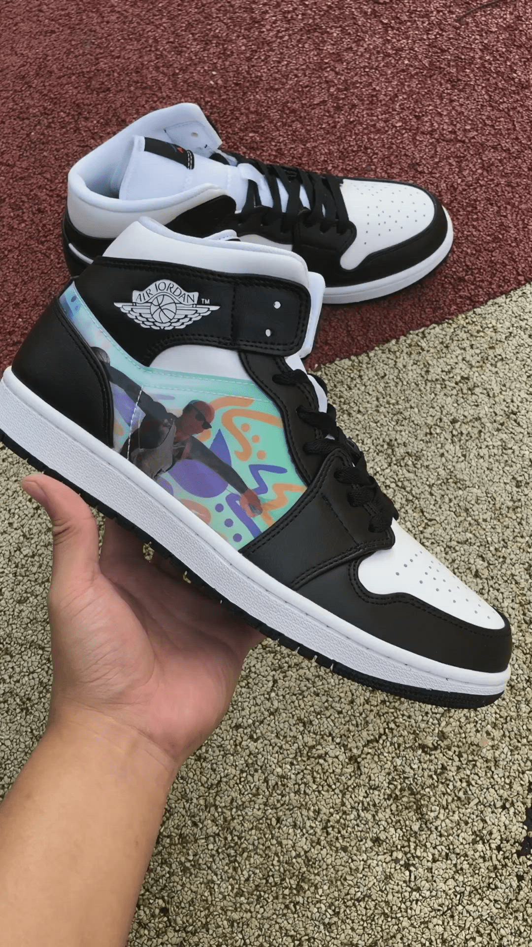 Giày Nike Air Jordan 1 Mid Wmns 'Hologram' DR9495-001 - Ảnh 5