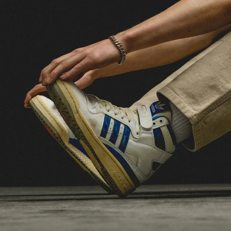 Alternative view of Giày adidas Forum 84 Hi AEC 'White Blue' GZ6467