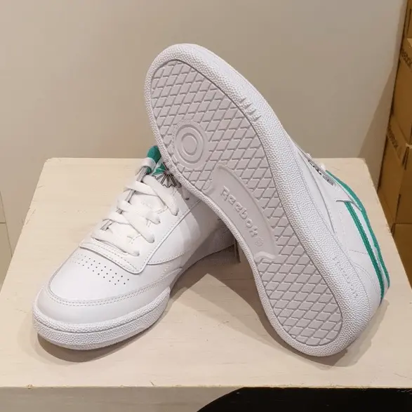 Alternative view of Giày Reebok Wmns Club C 85 'White Green' FW7786