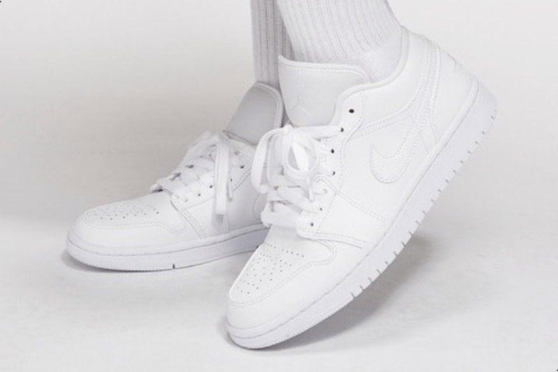 Giày Nike Wmns Air Jordan 1 Low 'Triple White' AO9944-111 - Ảnh 3