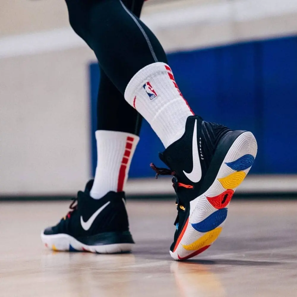 Giày Nike Kyrie 5 'Friends' AO2918-006 - Ảnh 3