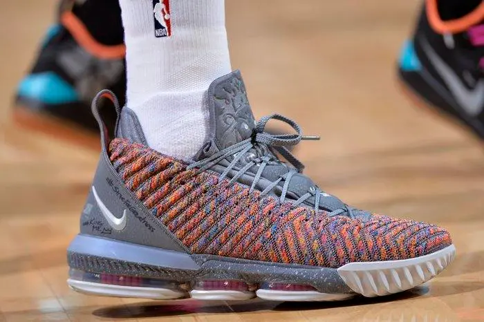 Alternative view of Giày Nike LeBron 16 '20 20' BQ5969-900