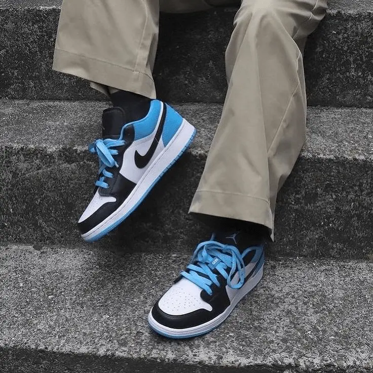 Alternative view of Giày Nike Air Jordan 1 Low SE 'Laser Blue' CK3022-004