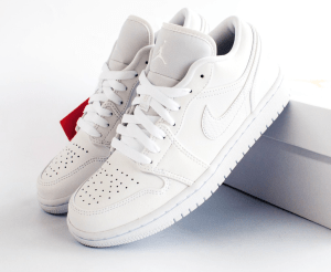 Alternative view of Giày Nike Wmns Air Jordan 1 Low 'Triple White' AO9944-111