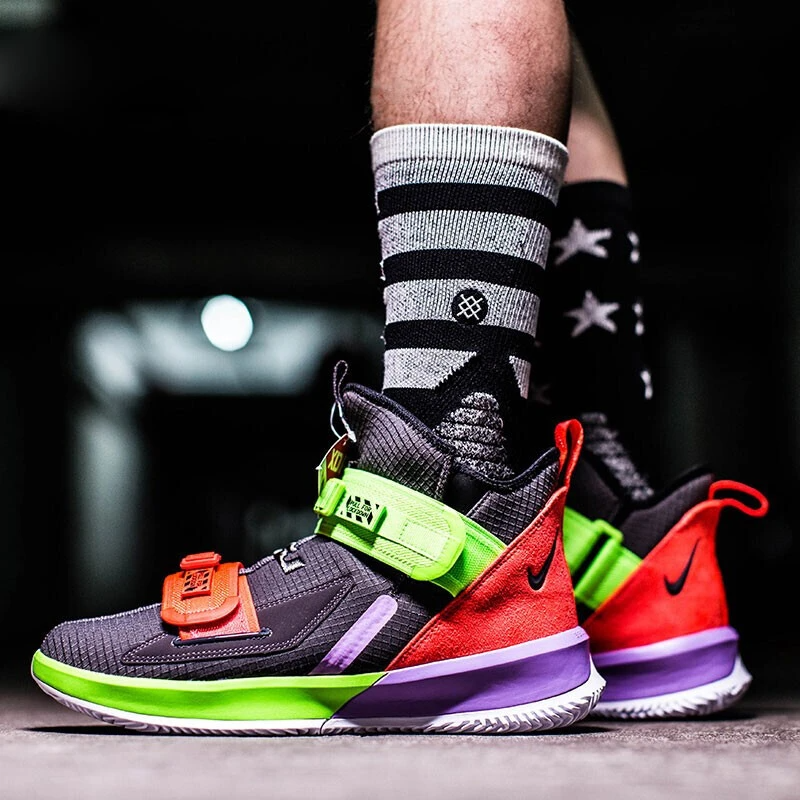 Giày Nike LeBron Solder 13 'Grey Red' AR4228-002 - Ảnh 2