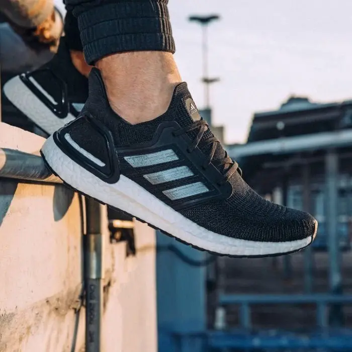 Alternative view of Giày Adidas UltraBoost 20 'Core Black' EF1043