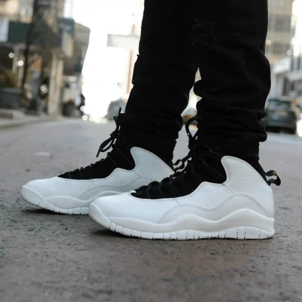 Alternative view of Giày Nike Air Jordan 10 Retro 'I'm Back' 310805-104