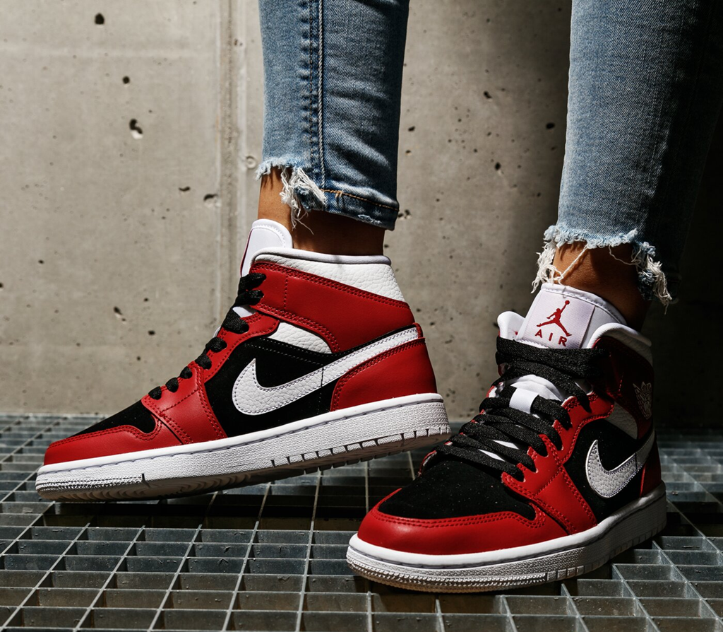Giày Nike Wmns Air Jordan 1 Mid 'Gym Red Black' BQ6472-601 - Ảnh 4