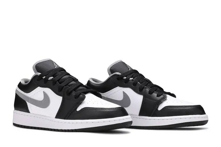 Alternative view of Giày Nike Air Jordan 1 Low GS 'Black Medium Grey' 553560-040