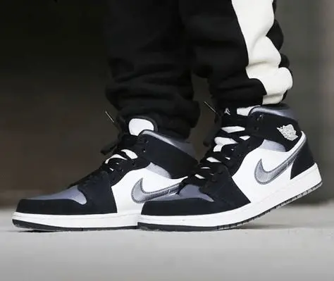 Giày Nike Air Jordan 1 Mid Satin 'Grey Toe' 852542-011 - Ảnh 5