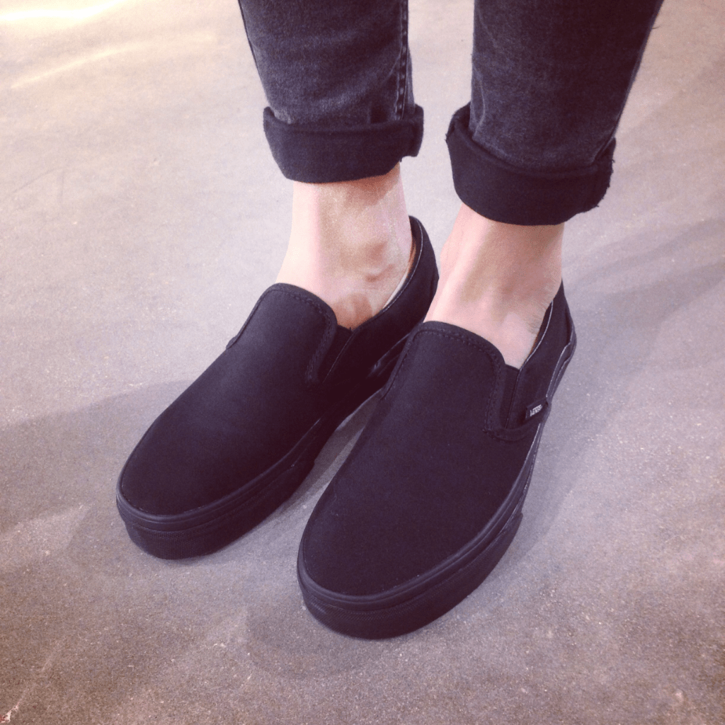 Giày Vans Classic Slip-On 'All Black' VN000EYEBKA - Ảnh 3