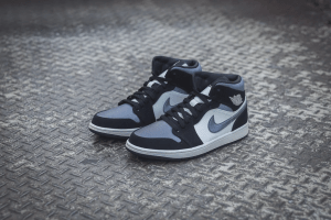 Alternative view of Giày Nike Air Jordan 1 Mid Satin 'Grey Toe' 852542-011