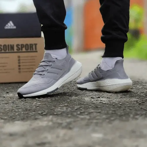 Alternative view of Giày Adidas Ultra Boost 21 'Grey' FY0404