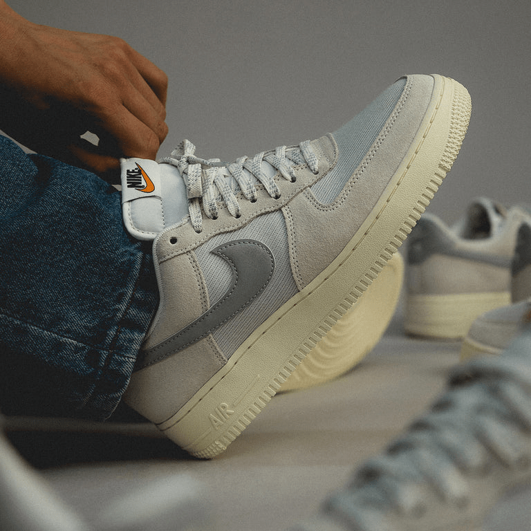 Giày Nike Air Force 1 '07 LV8 Photon Dust and Sail 'Grey' DO9801-100 - Ảnh 2
