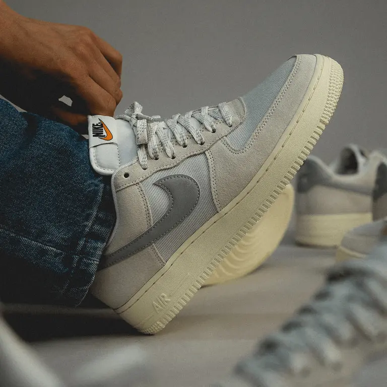 Alternative view of Giày Nike Air Force 1 '07 LV8 Photon Dust and Sail 'Grey' DO9801-100