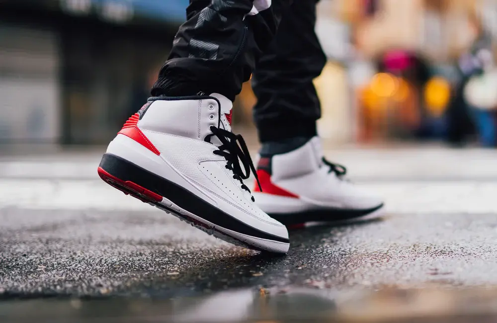 Alternative view of Giày Nike Air Jordan 2 Retro 'Chicago' DX2591-106
