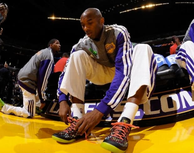 Giày Nike Kobe 8 System 'Christmas' 555035-030 - Ảnh 2