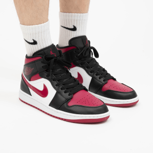 Alternative view of Giày Nike Air Jordan 1 Mid 'Bred Toe' 554724-066