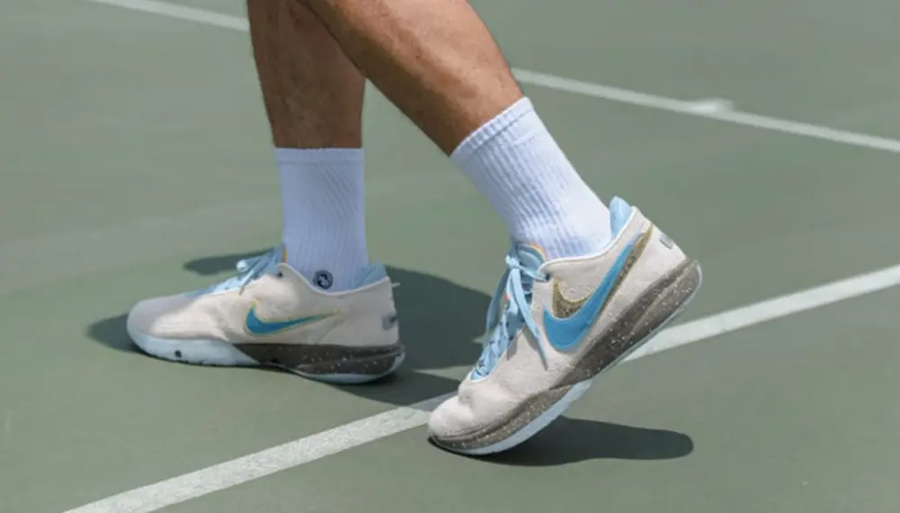 Alternative view of Giày Nike LeBron 20 EP 'Grey' DV9089-801