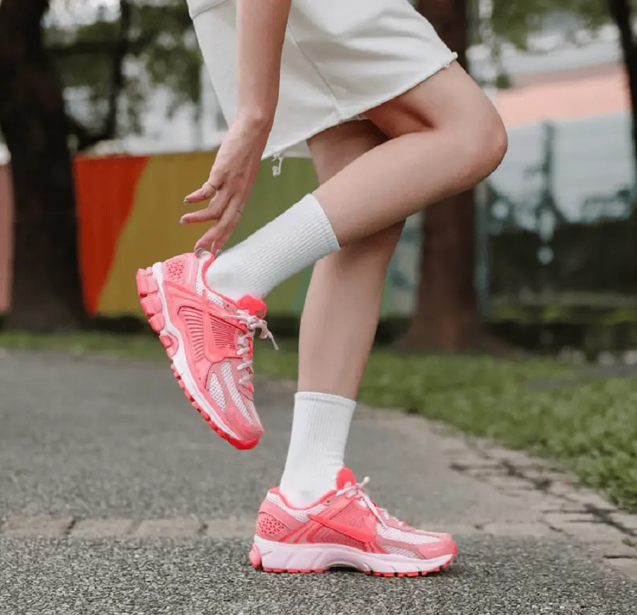 Alternative view of Giày Nike Air Zoom Vomero 5 'Barbie' FQ0257-666