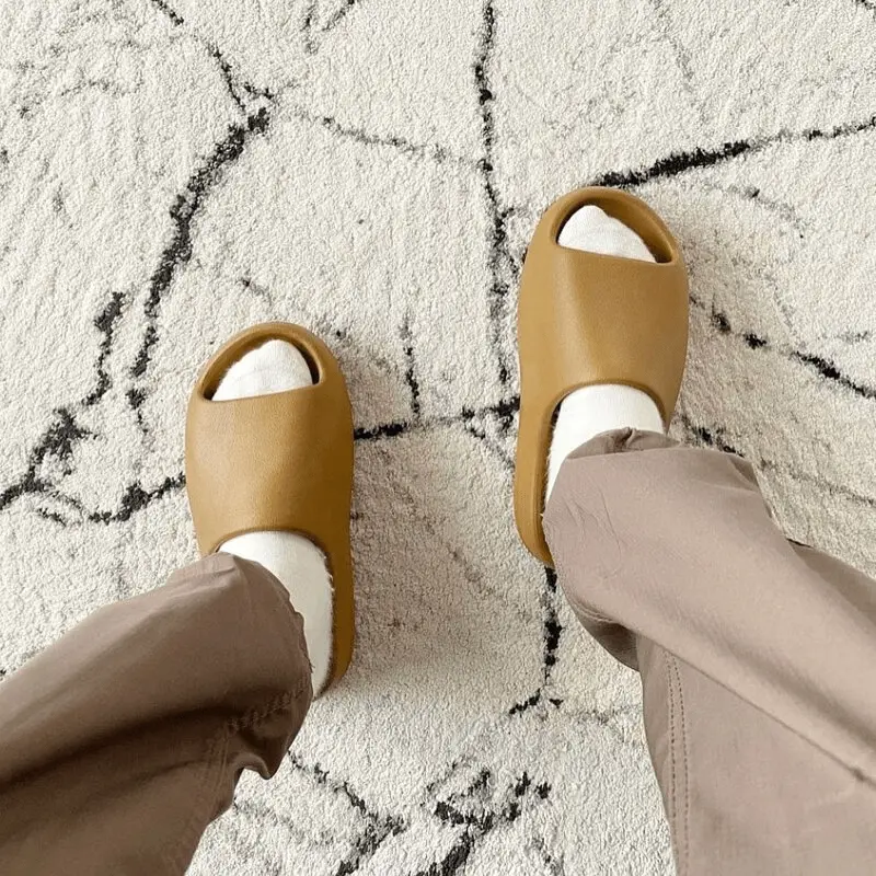 Alternative view of Dép Adidas Yeezy Slide Ochre GW1931