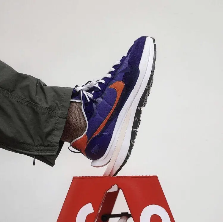 Alternative view of Giày Nike Sacai x VaporWaffle 'Dark Iris' DD1875-500