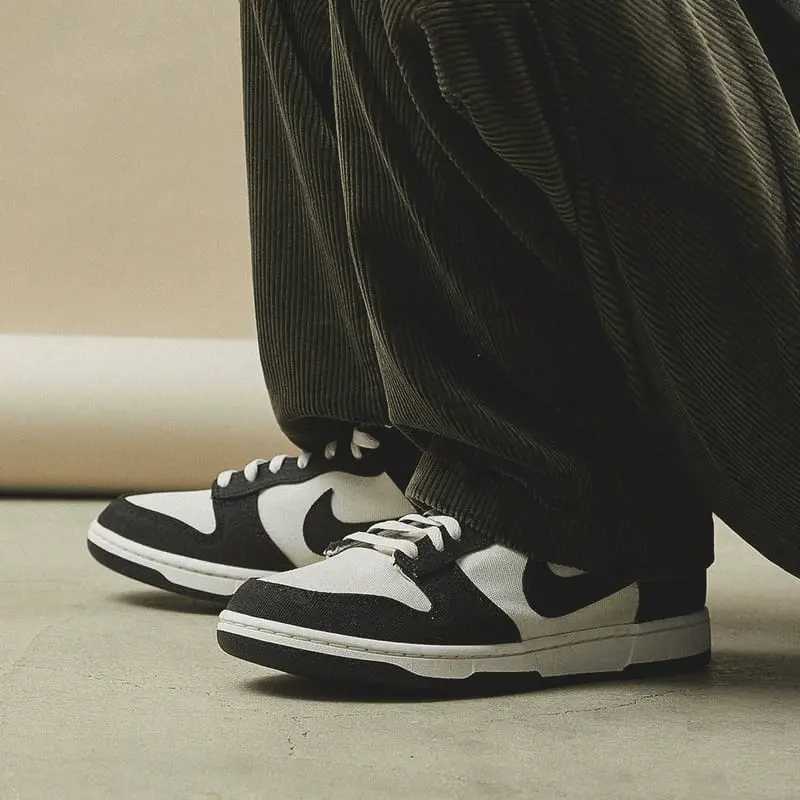 Alternative view of Giày Nike Dunk Mid 'Panda' DV0830-102
