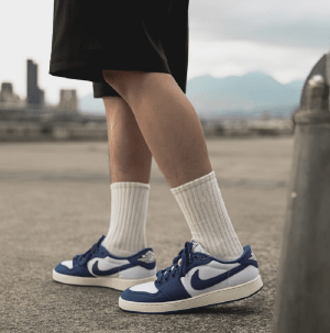 Alternative view of Giày Nike Jordan 1 Retro AJKO Low 'Kentucky' DX4981-103