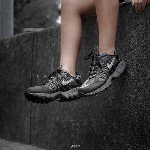 Alternative view of Giày Nike Air Humara QS 'Black Metallic Silver' FJ7098-002