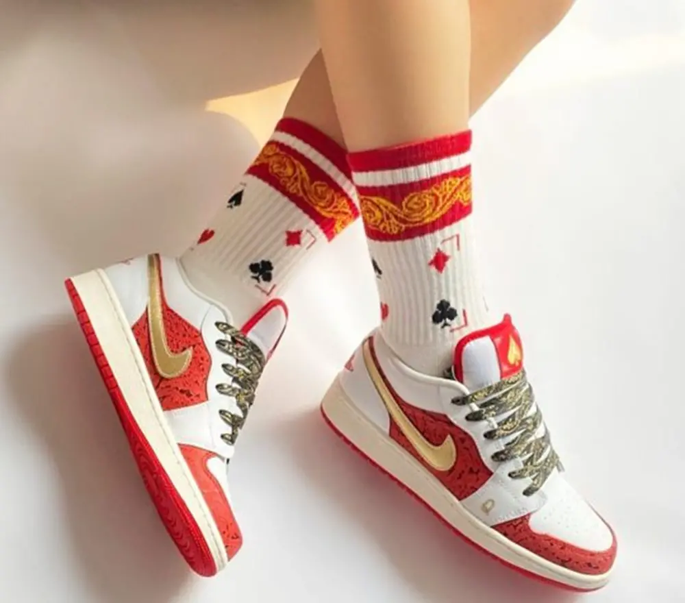 Giày Nike Air Jordan 1 Low SE GS 'Spades' DJ5186-100 - Ảnh 4