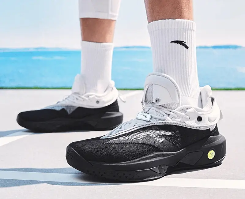 Alternative view of Giày Anta Klay Thompson KT8 'Black White' 812311101-9