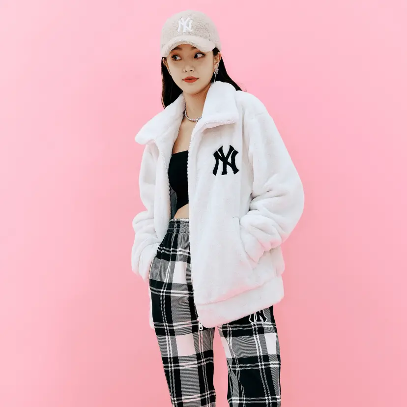 Áo MLB Basic Stand Neck Mega Logo Plush Jumper NY Yankees 3AJPF0416-50CRS - Ảnh 5